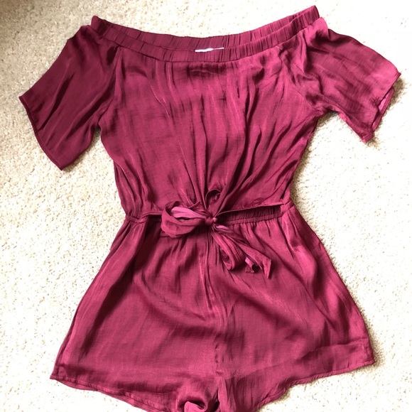 Burgundy satin romper - Picture 2 of 6